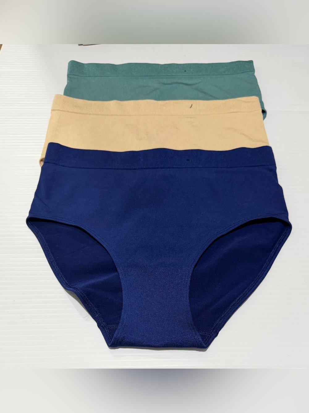 Wacoal 3-Pack Assorted B-Smooth® Seamless
Briefs